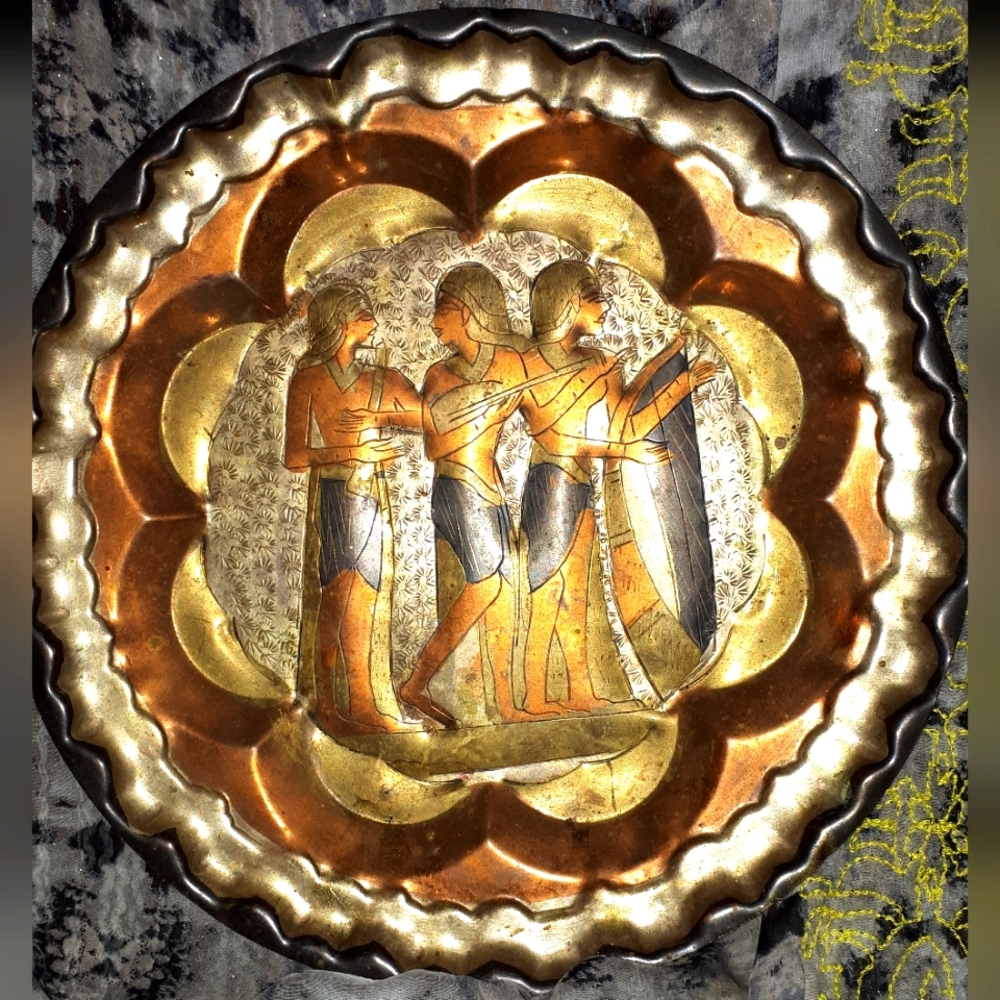 Vintage Egyptian scene decorative plate